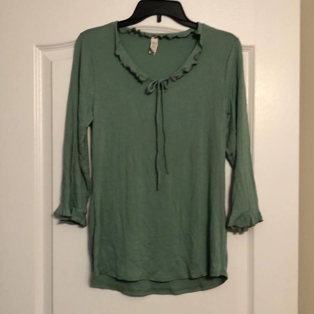 Flamingo top with ruffle details